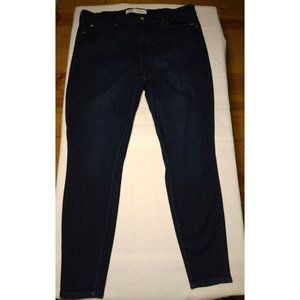 Signature Levi Strauss Women's Blue Jeans Mid Rise Skinny Jeans Size 18 (34x30)